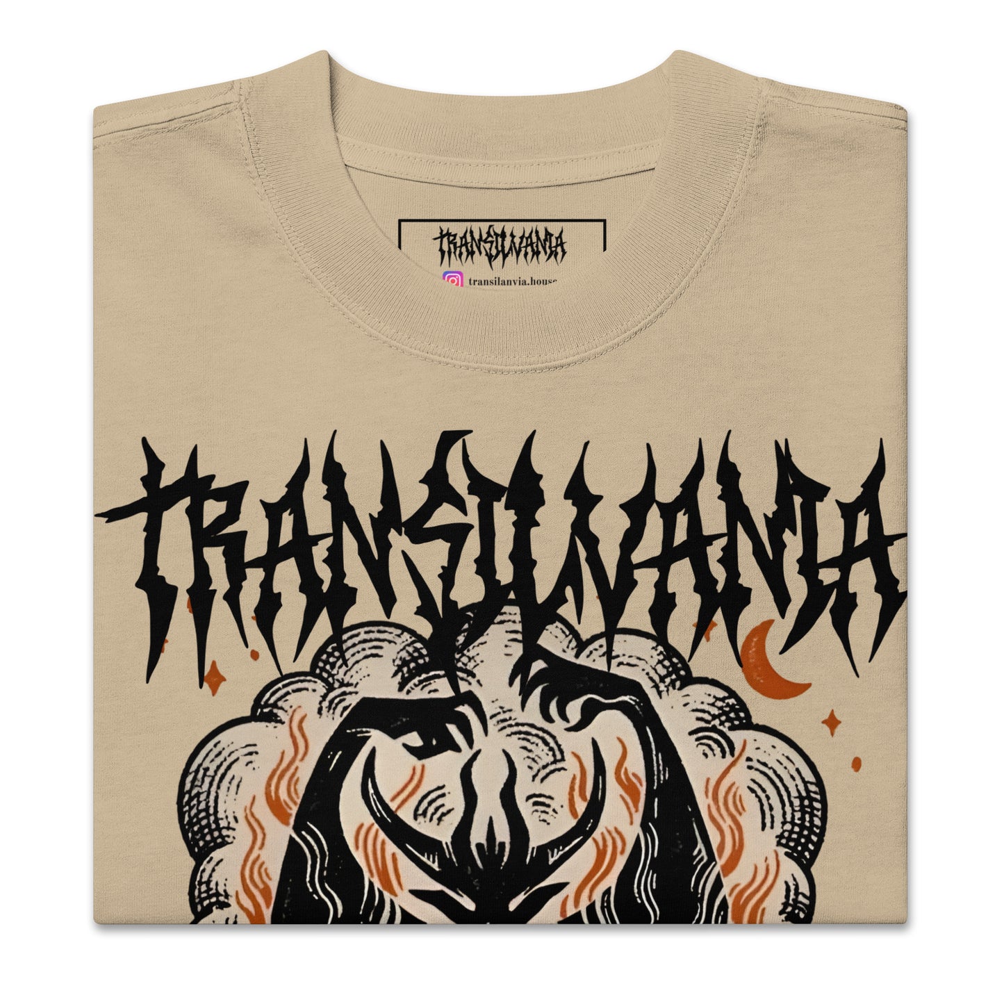 Camiseta Invocación de Transilvania: Abraza la llama oscura